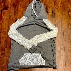 Gray hoodie with lace sleeves and Joey pouch